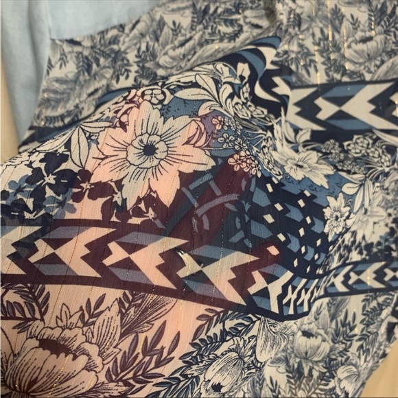 KIKNT Button Down Blouse Size Large - Picture 5 of 10